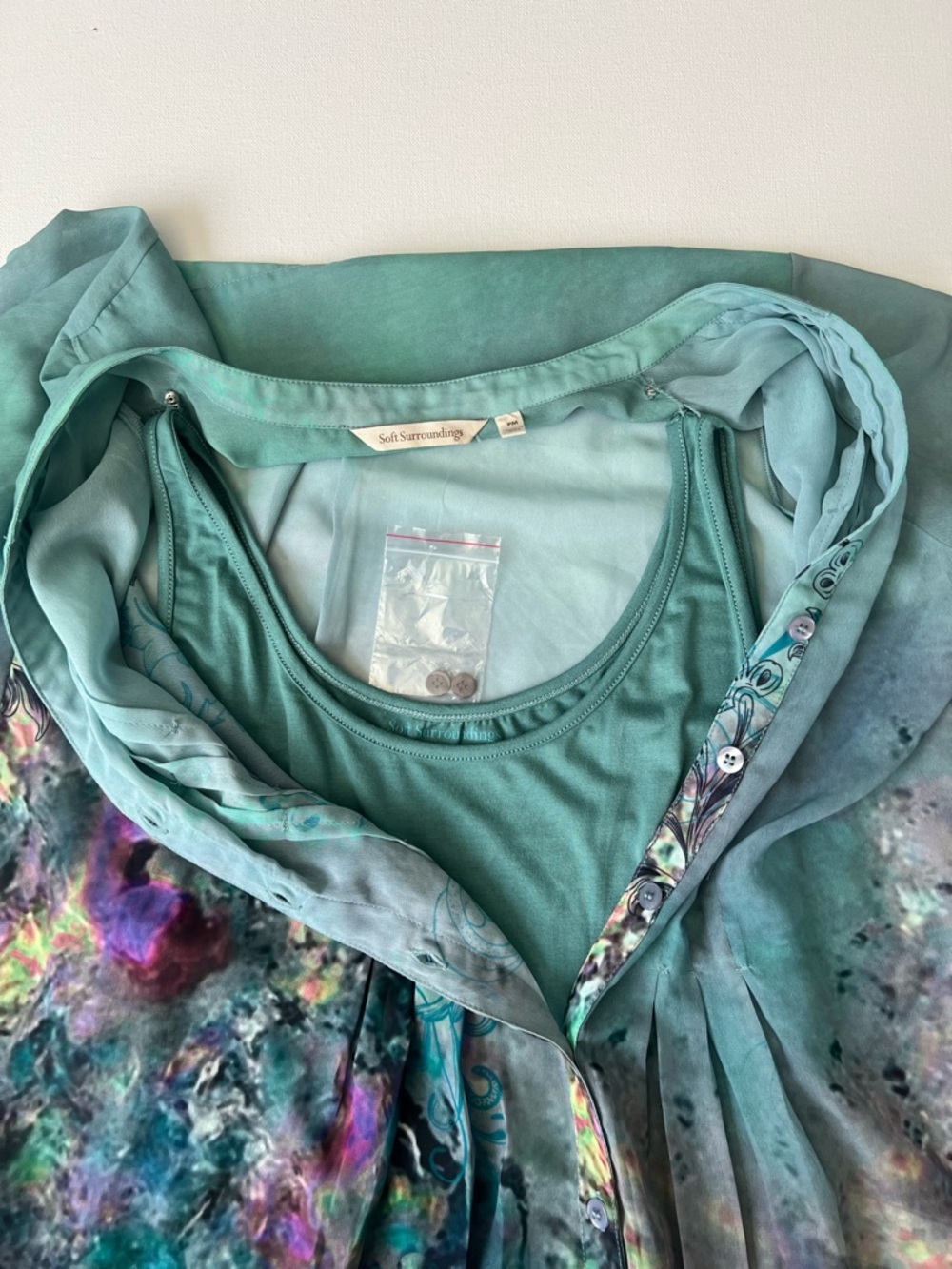 Soft Surroundings Women’s NWT Aqua Teal Floral Watercolor Button-Front Blouse PM - Picture 8 of 9